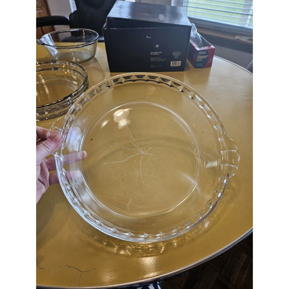 Vintage Pyrex Crimped 9" Pie Plate